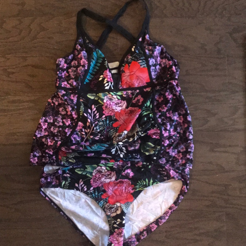 Motherhood Maternity tankini swimsuit